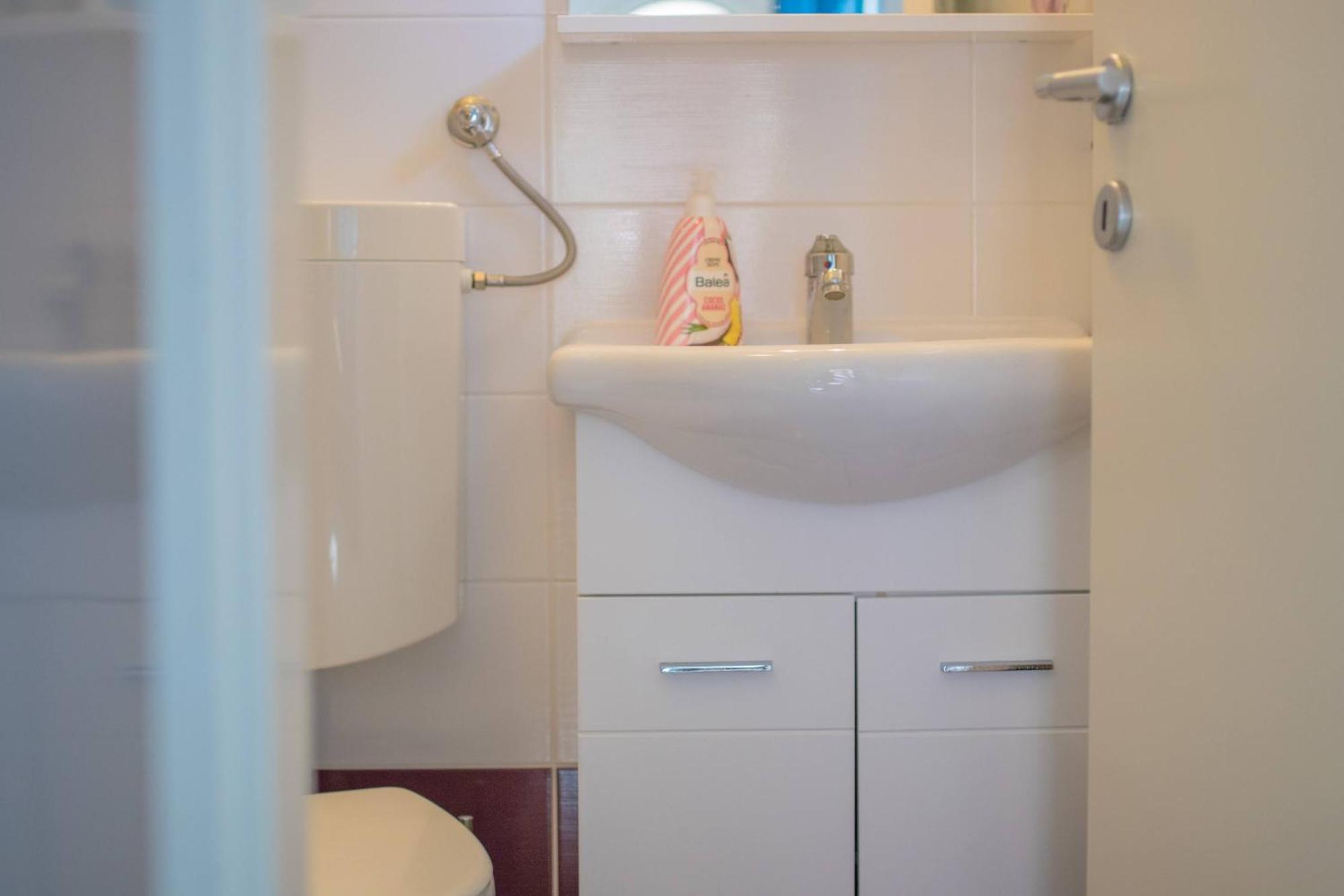 Apartment Kirby Đảo Krk Ngoại thất bức ảnh